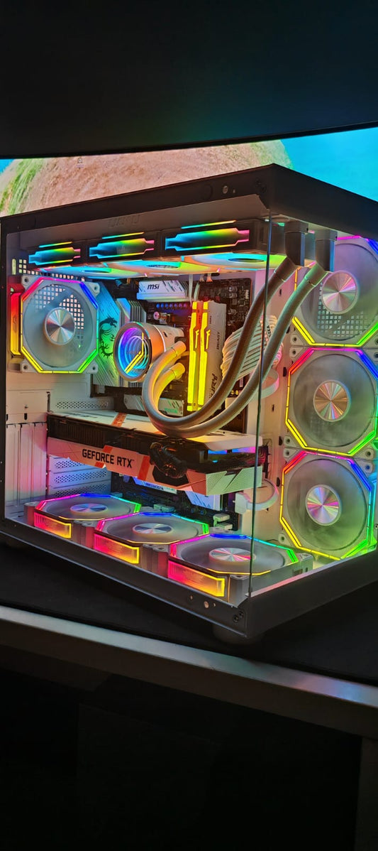 RYZEN 7 9800x3D
BOARD x670 msi gaming wifi
DDR5 32gb 6000mhz
hyperx white
WATER cooling lianli 360mm white 
POWER supply 850w+80 gold cougar gold 
case thermaltake White edition 
NVME 1tb Kingston v3
VGA 3060 ti White edition